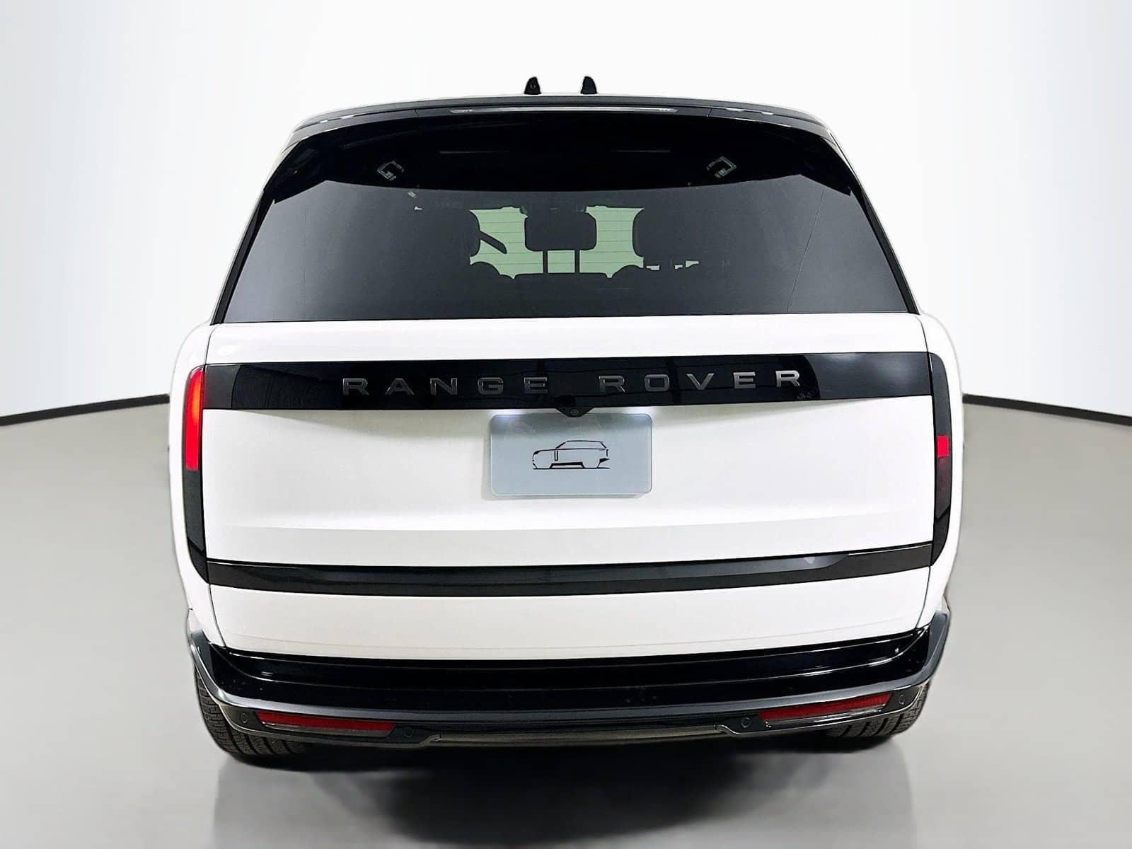 2026 Land Rover Range Rover - Image 2