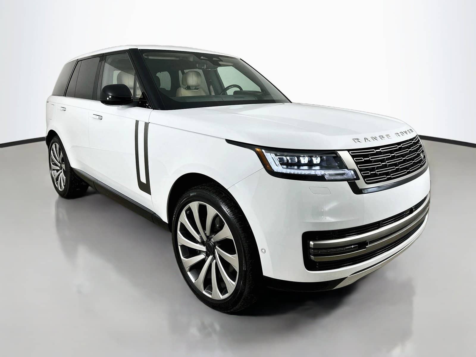 2026 Land Rover Range Rover - Image 3