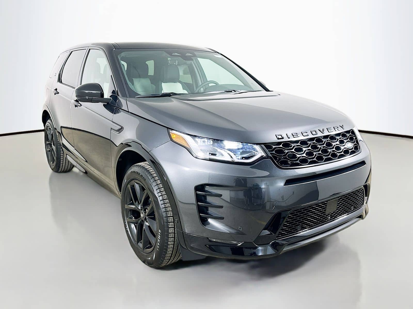 2026 Land Rover Discovery Sport - Image 3