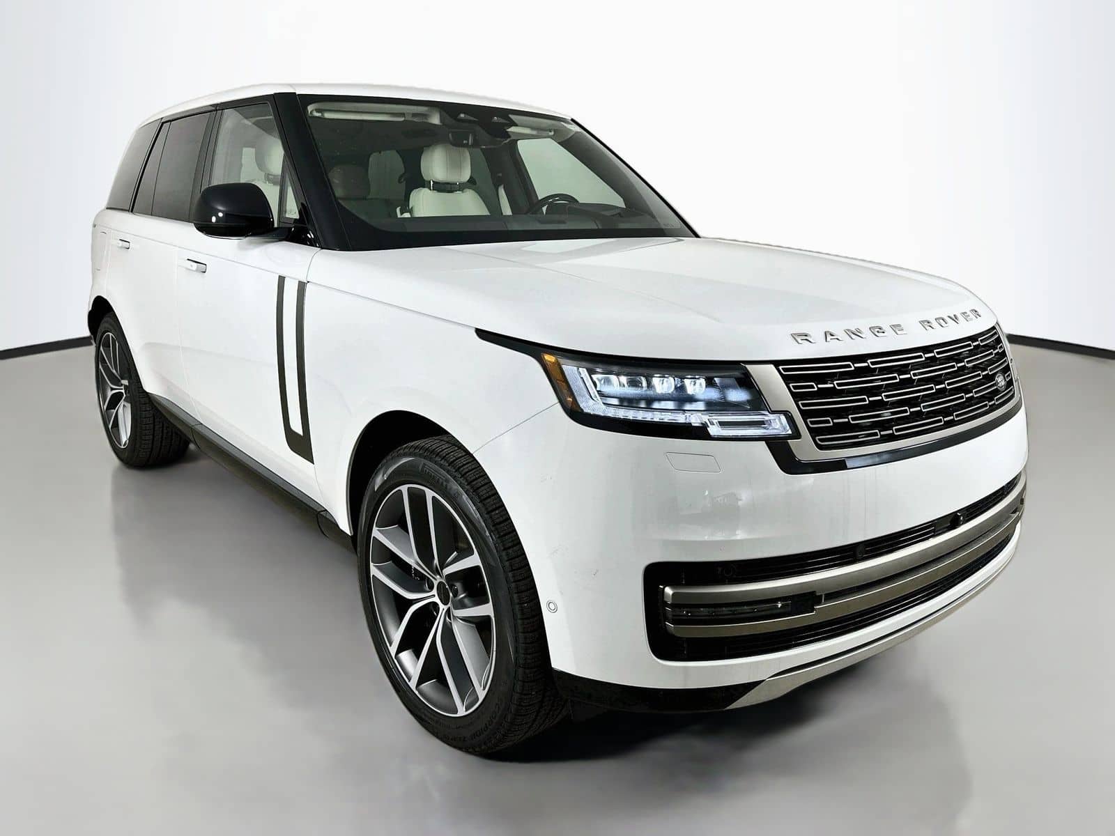 2026 Land Rover Range Rover - Image 3