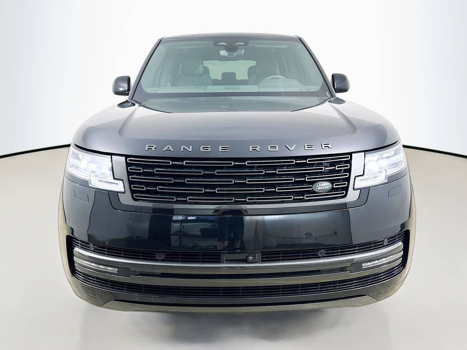 2026 Land Rover Range Rover - Image 2