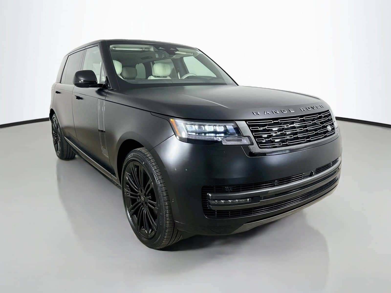 2027 Land Rover Range Rover - Image 3