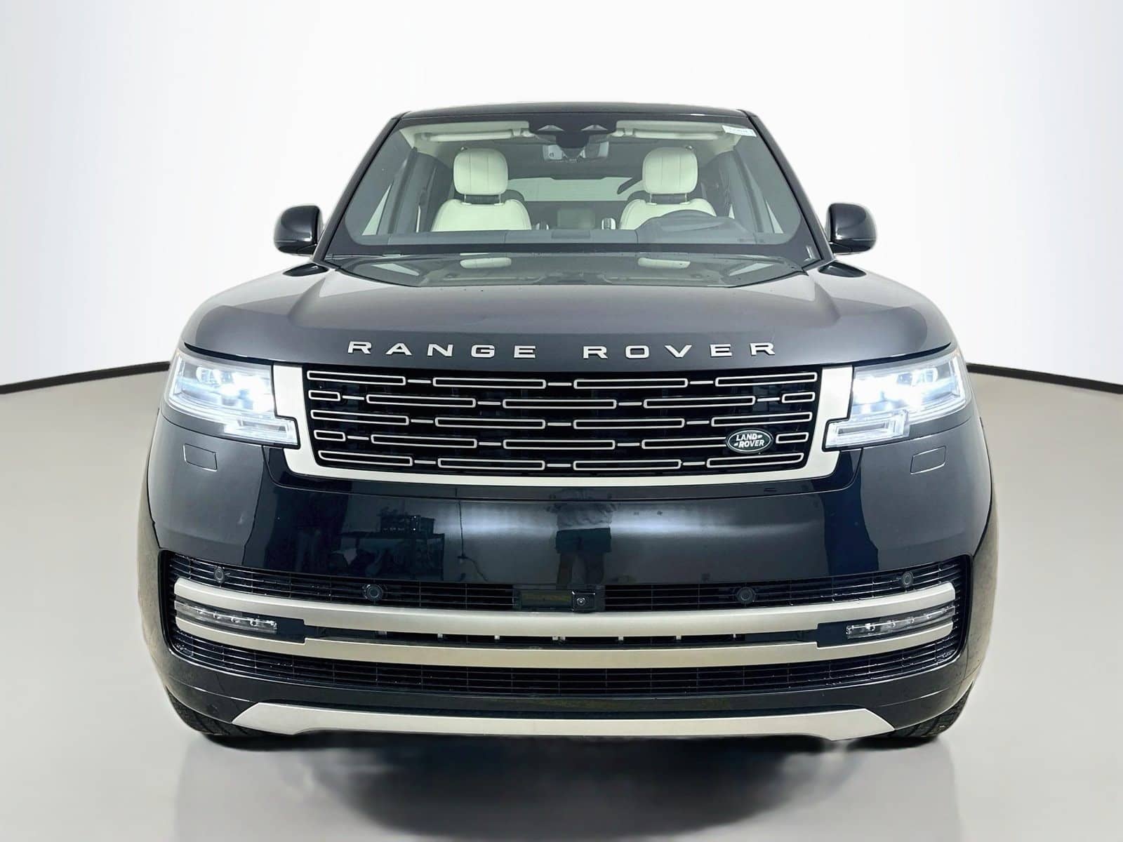 2027 Land Rover Range Rover - Image 2