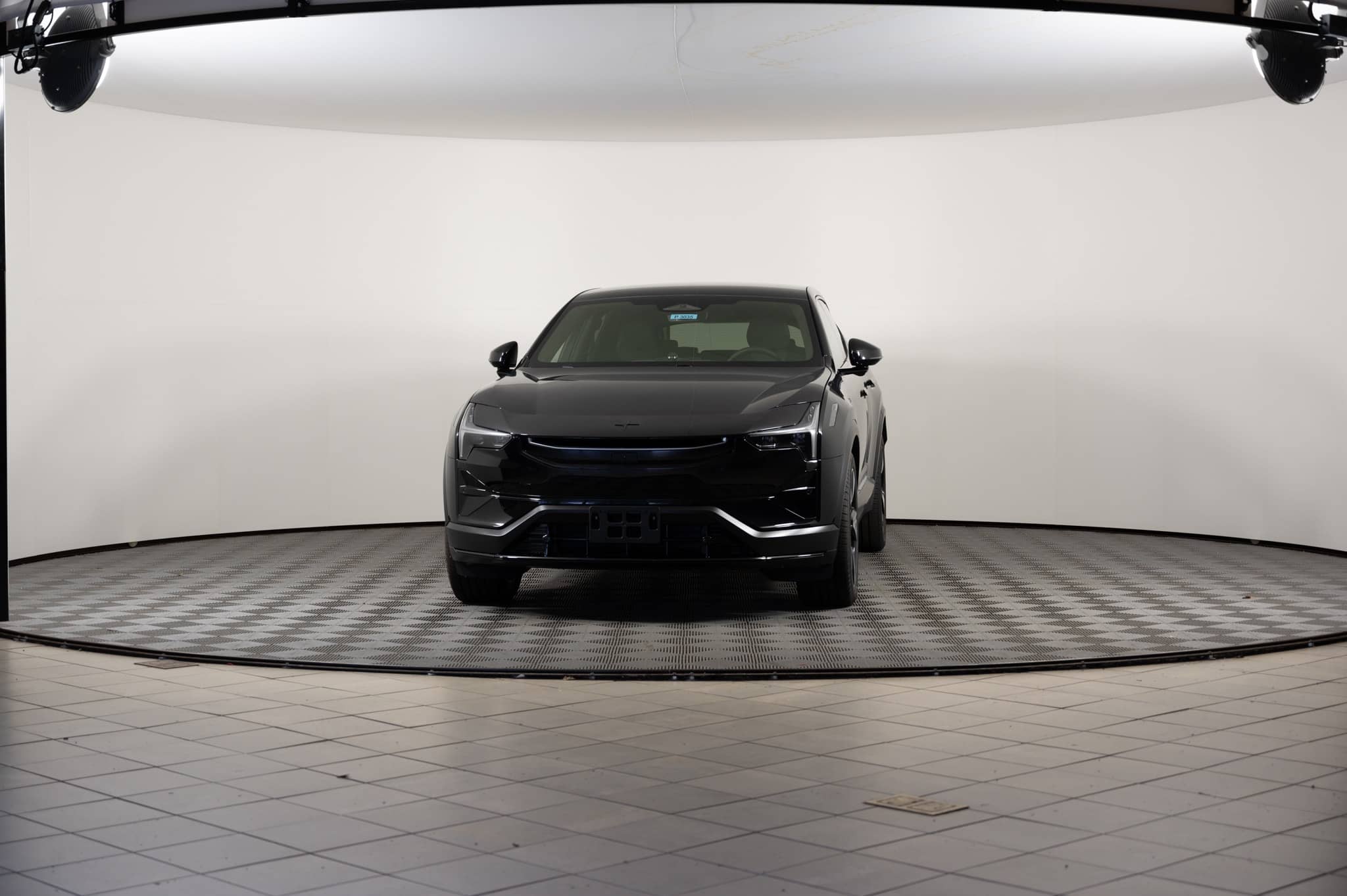 2025 Polestar 3 - Image 28