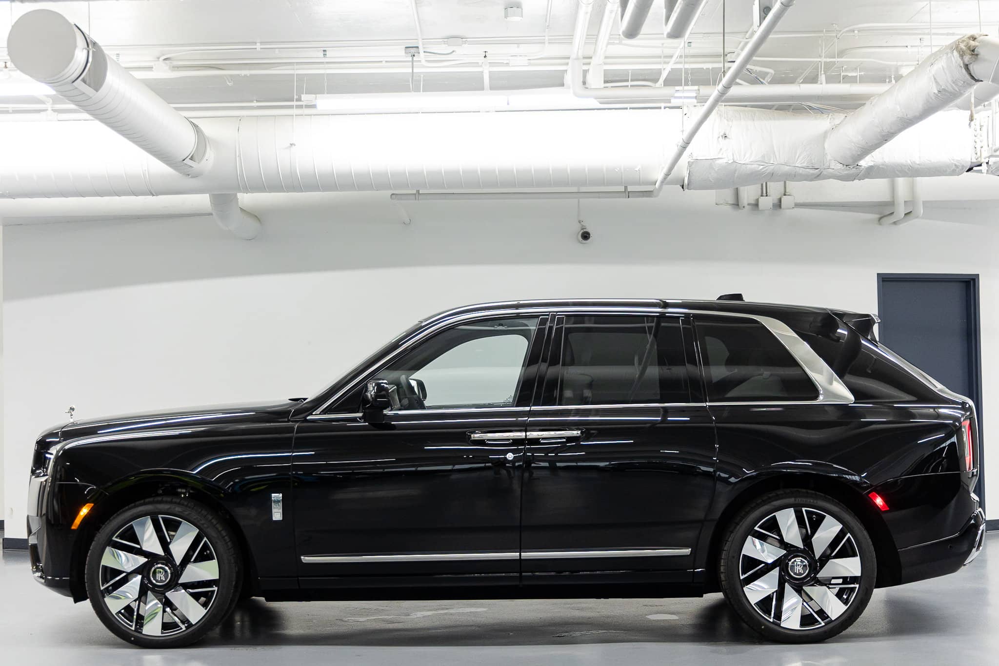 2026 Rolls-Royce Cullinan - Image 3