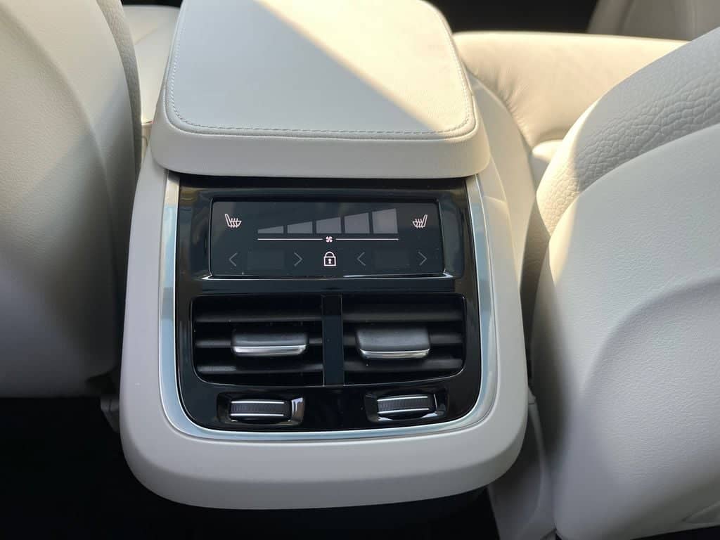 2025 Volvo XC90 - Image 25