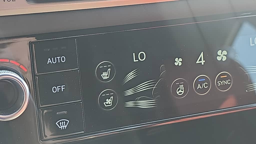 2026 GENESIS G70 - Image 28