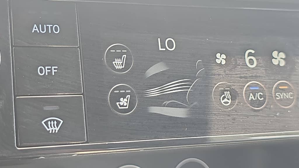 2026 GENESIS G70 - Image 30