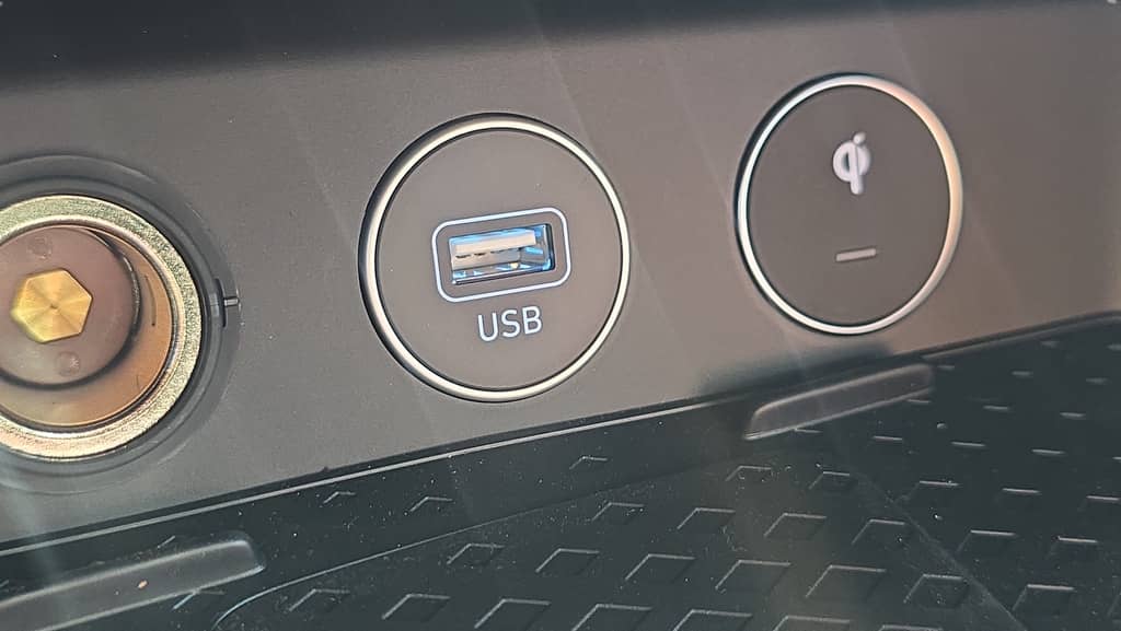 2026 GENESIS G70 - Image 29