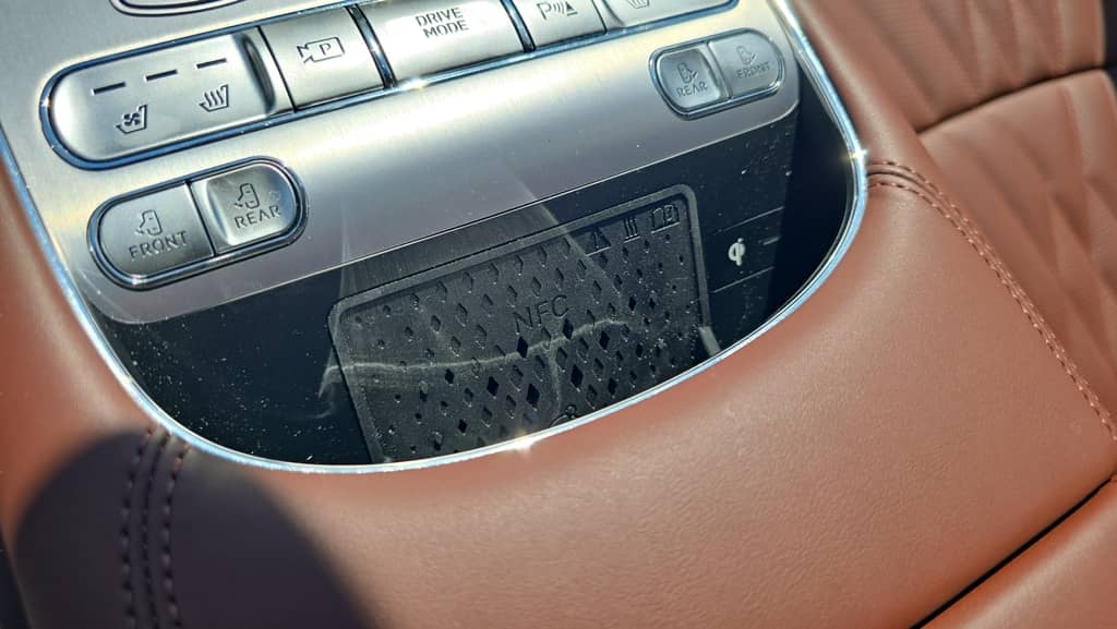 2026 GENESIS G90 - Image 27