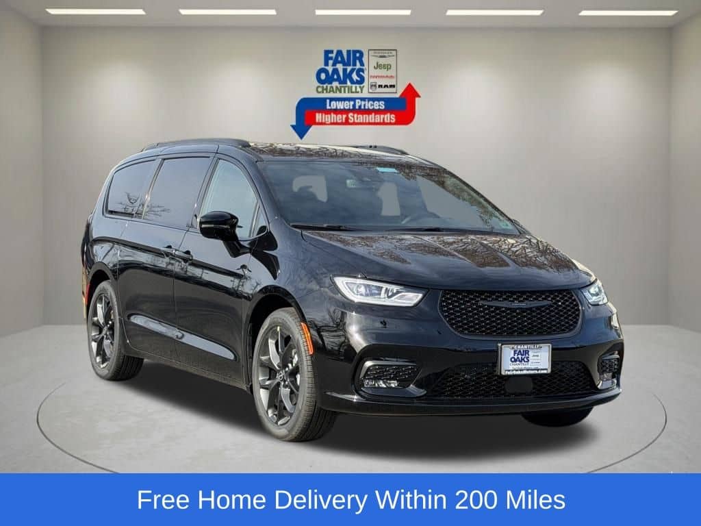 2026 Chrysler Pacifica - Image 1