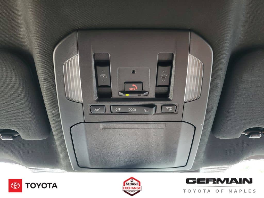 2026 Toyota Highlander - Image 32