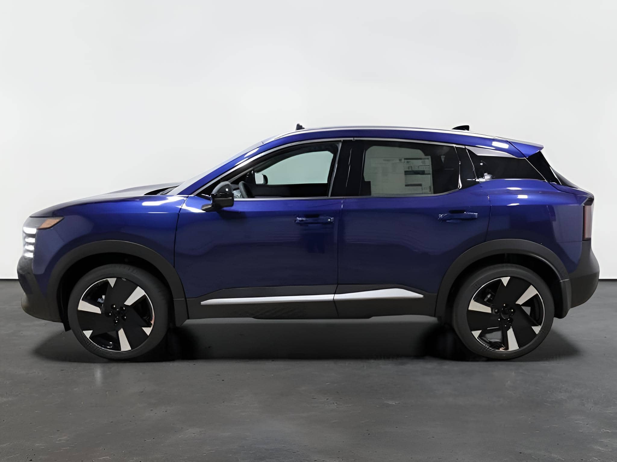 2026 Nissan KICKS - Image 2