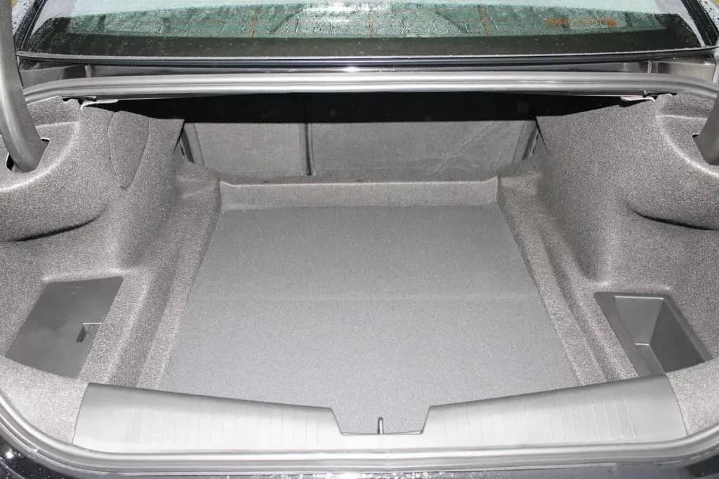 2026 Cadillac CT4 - Image 38