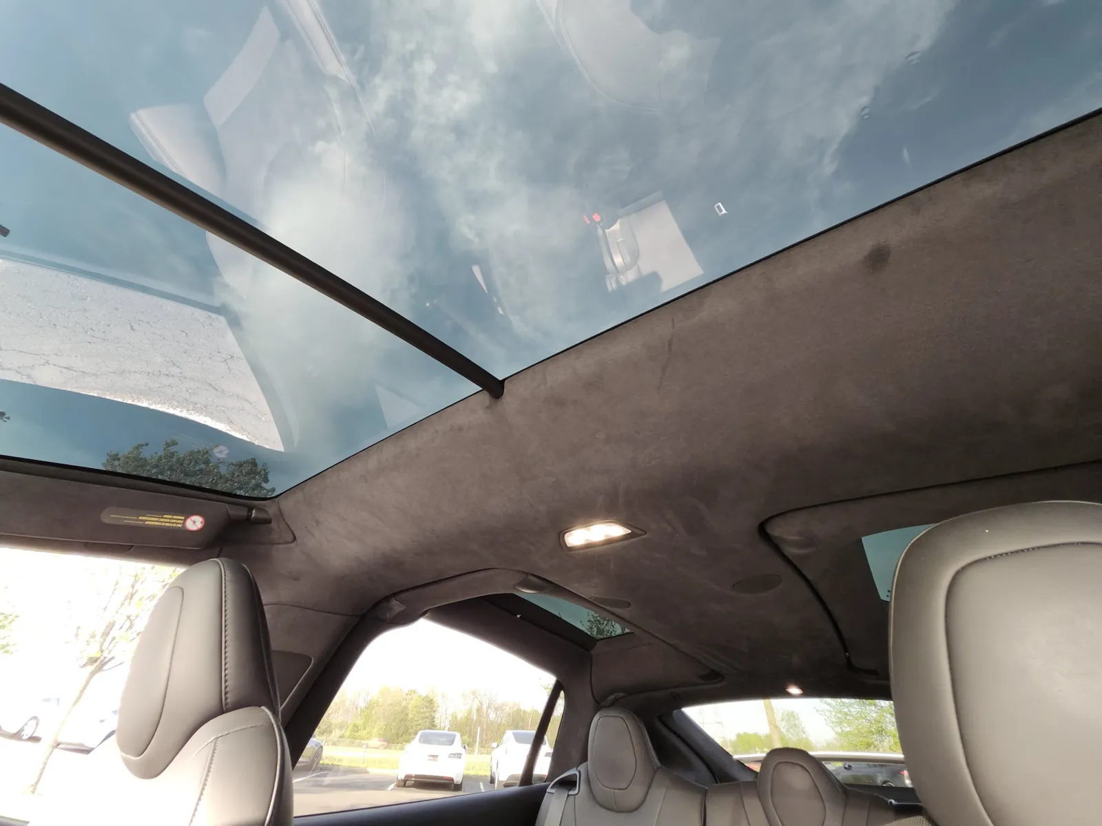 2023 Tesla Model X - Image 2