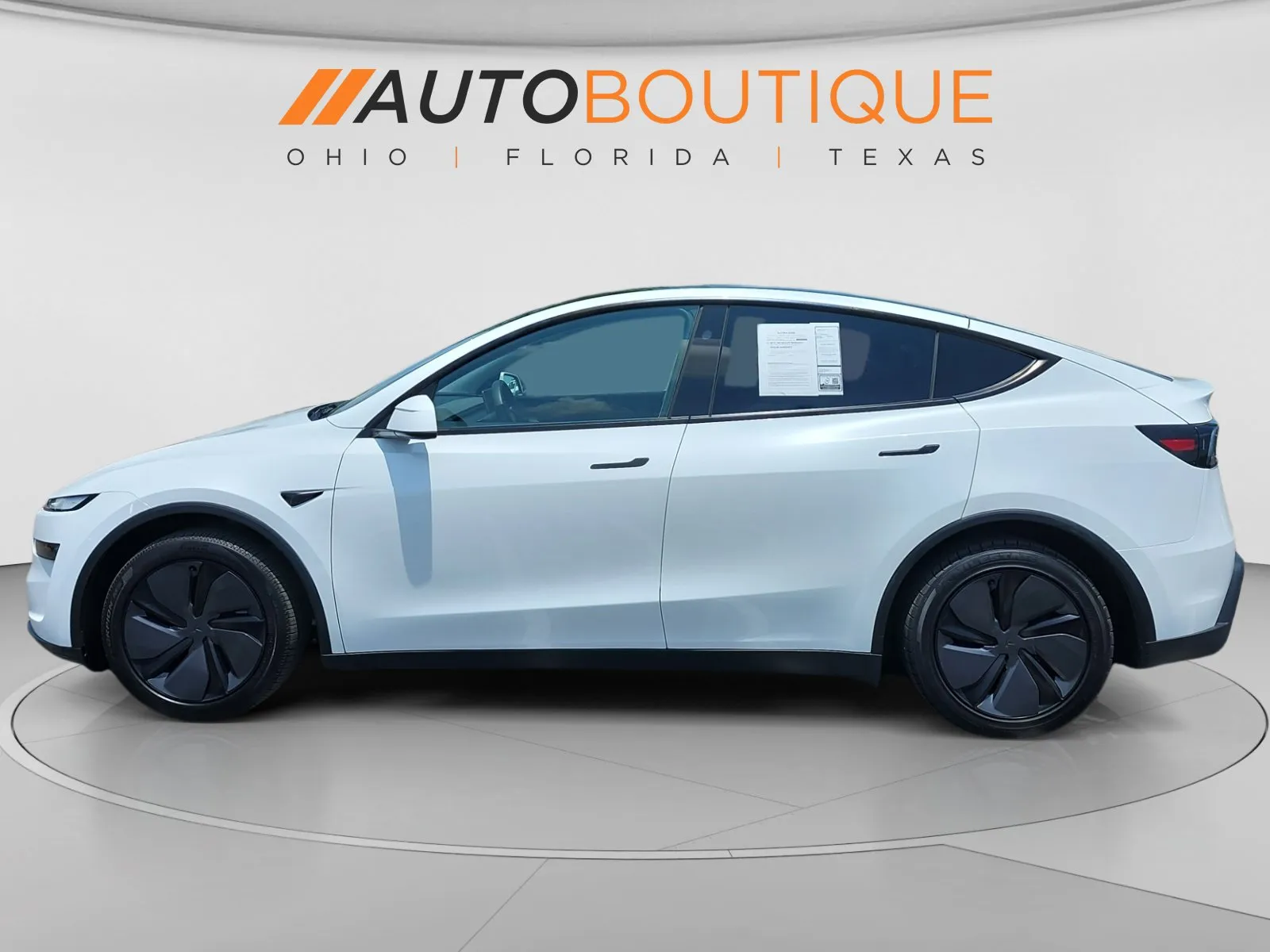 2026 Tesla Model Y - Image 2