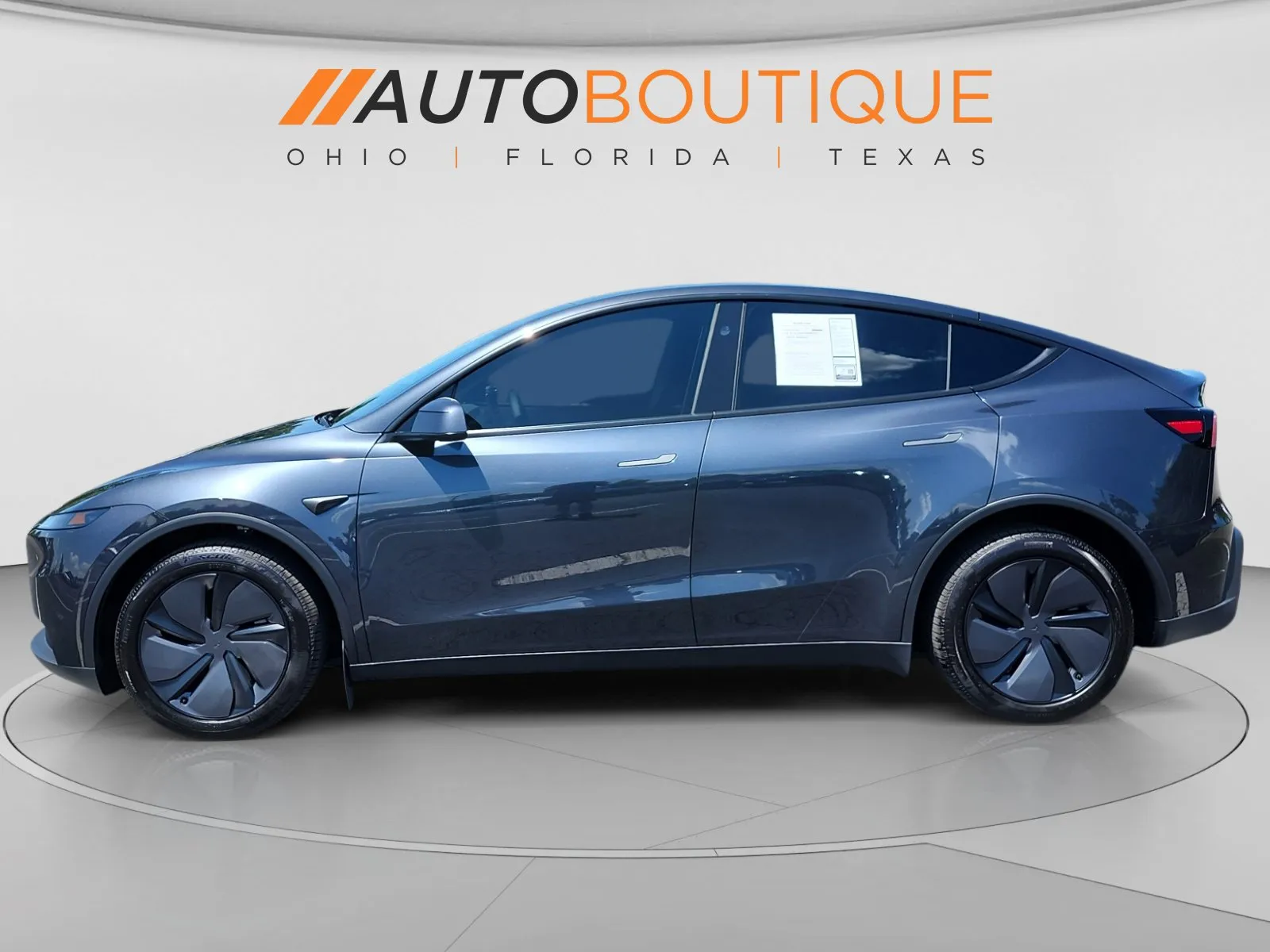 2026 Tesla Model Y - Image 2