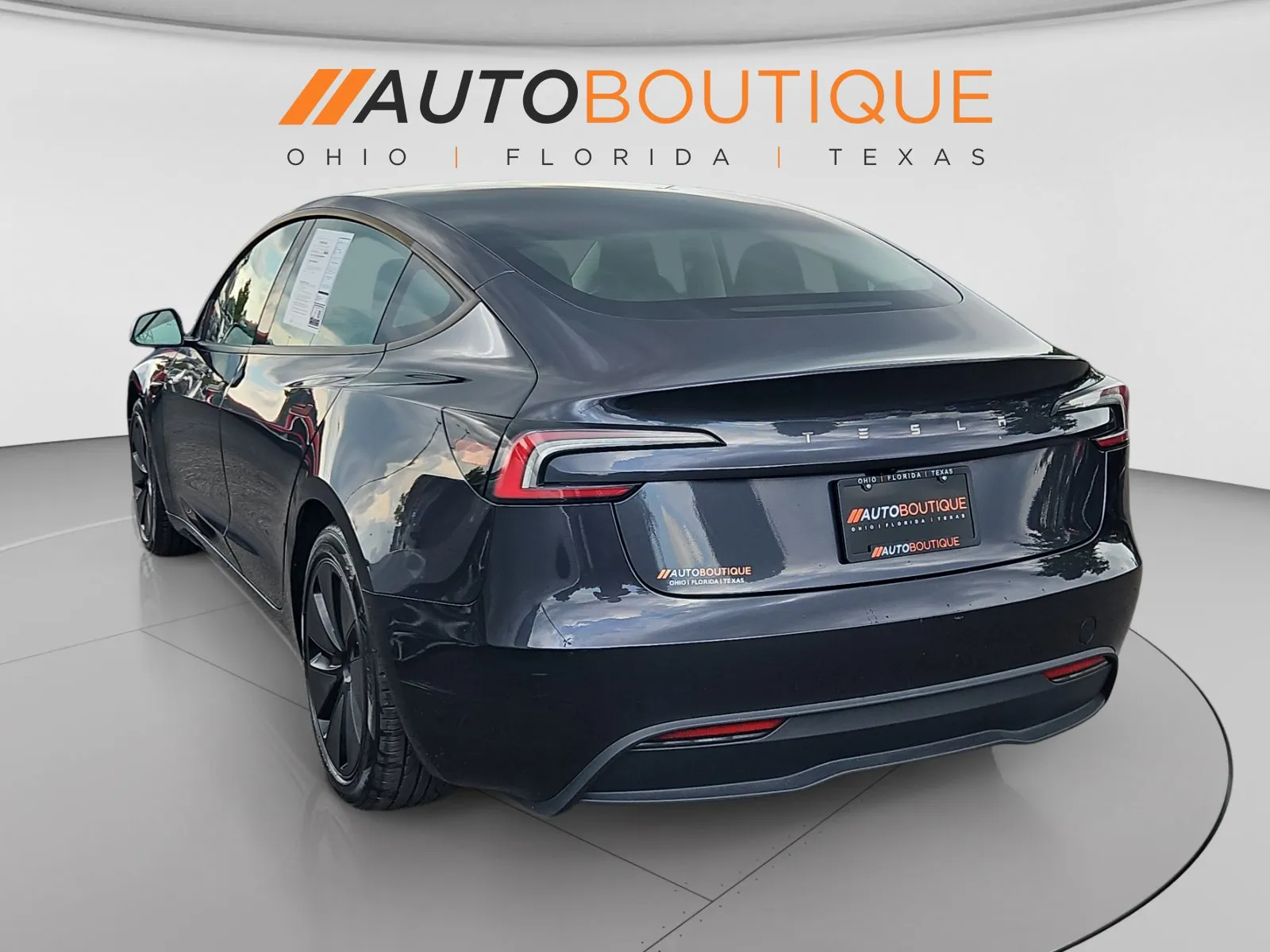 2024 Tesla Model 3 - Image 3