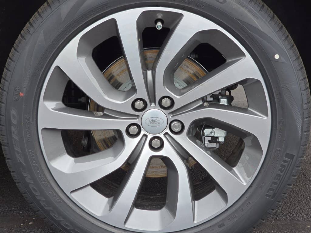 2025 Land Rover Discovery Sport - Image 40