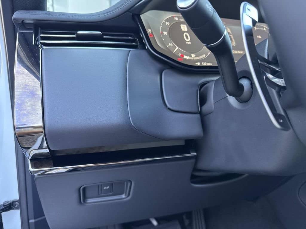 2026 Land Rover Range Rover Sport - Image 29