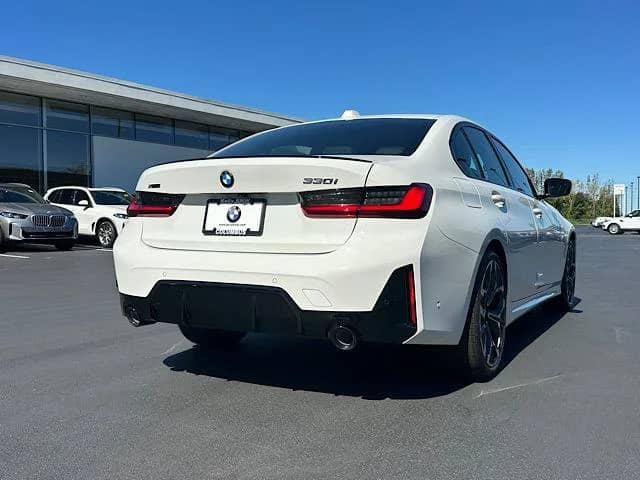2026 BMW 3 Series - Image 3