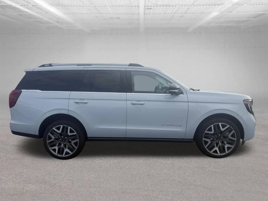 2026 Ford Expedition - Image 2