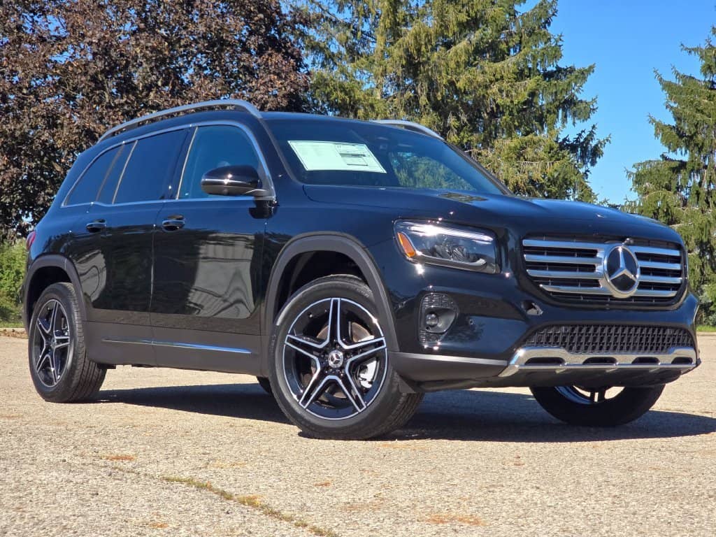 2026 Mercedes-Benz GLB - Image 1