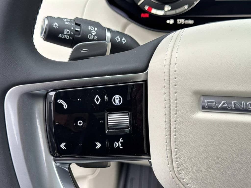 2026 Land Rover Range Rover - Image 31