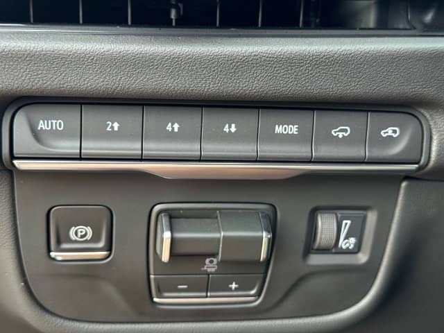 2026 Cadillac Escalade - Image 35