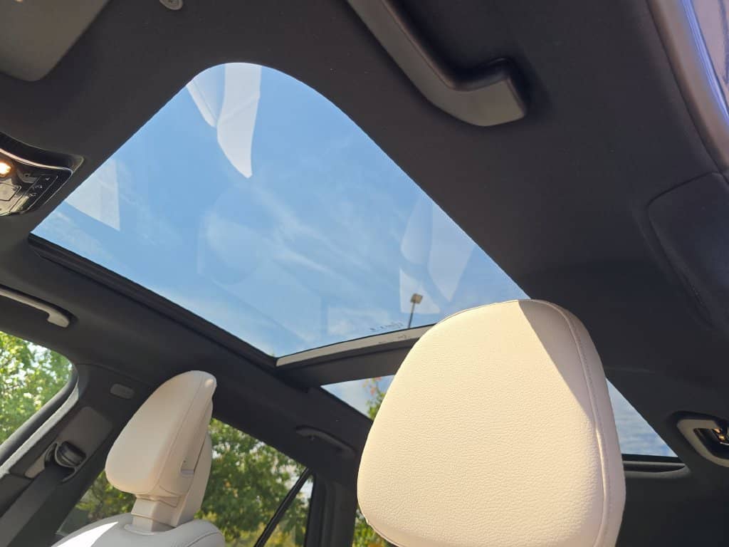 2027 Mercedes-Benz GLC - Image 3