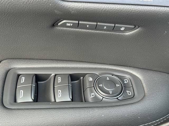 2026 Cadillac XT5 - Image 29