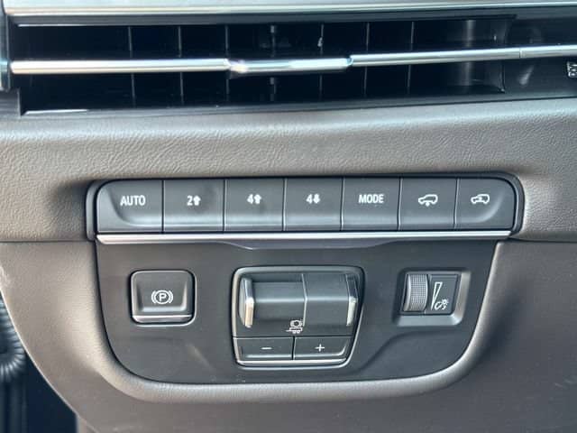 2026 Cadillac Escalade - Image 33