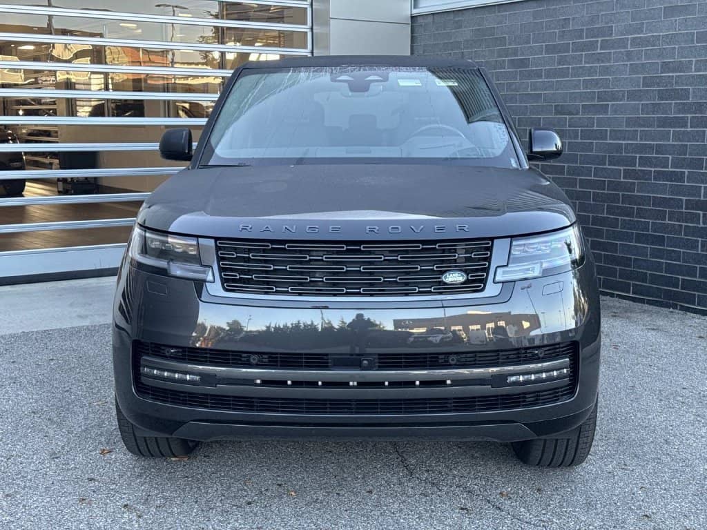 2027 Land Rover Range Rover - Image 2