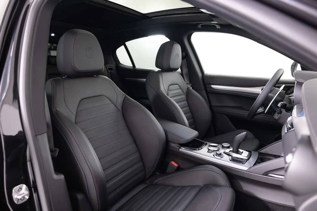 2026 Alfa Romeo Stelvio - Image 34