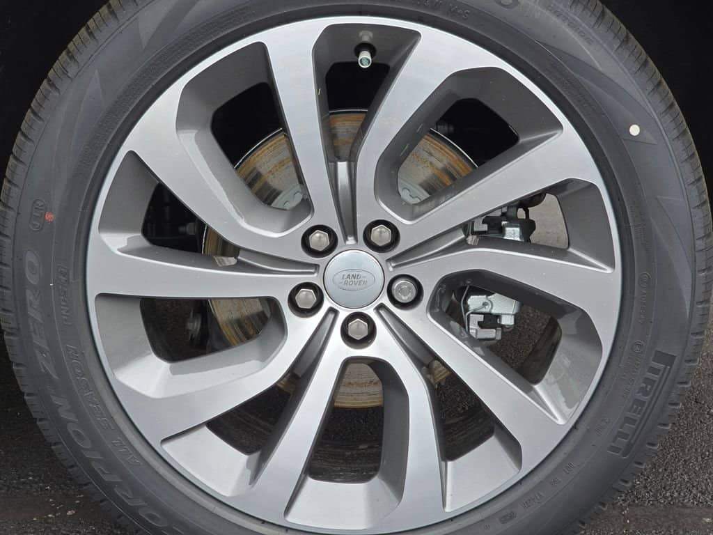2025 Land Rover Discovery Sport - Image 40