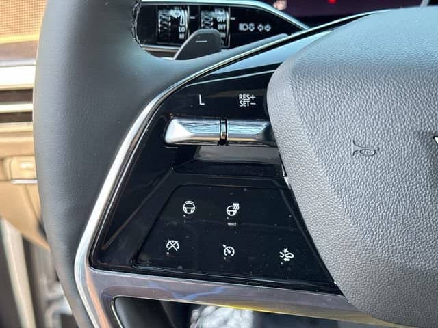 2026 Cadillac Escalade - Image 32