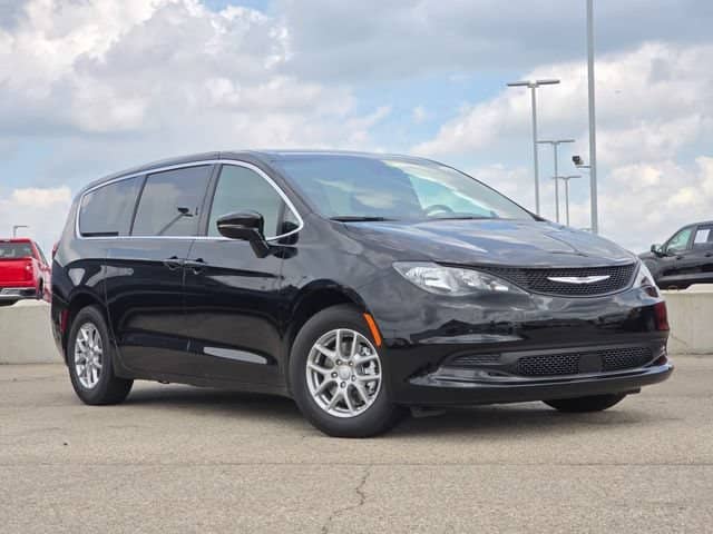 2027 Chrysler Voyager - Image 2