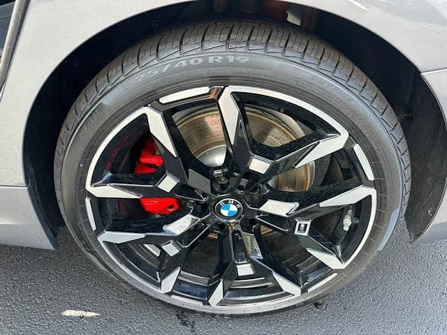 2026 BMW 3 Series - Image 7