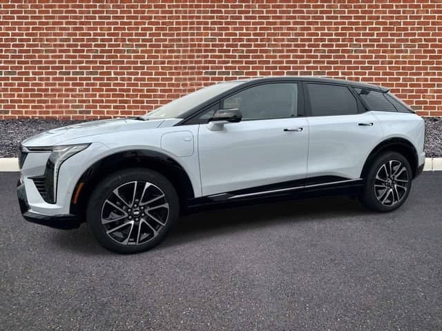 2027 Cadillac OPTIQ - Image 2
