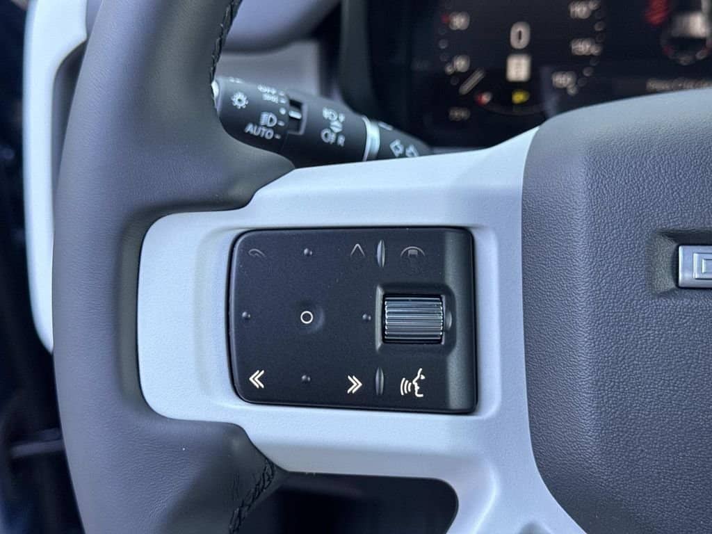 2026 Land Rover Defender - Image 30