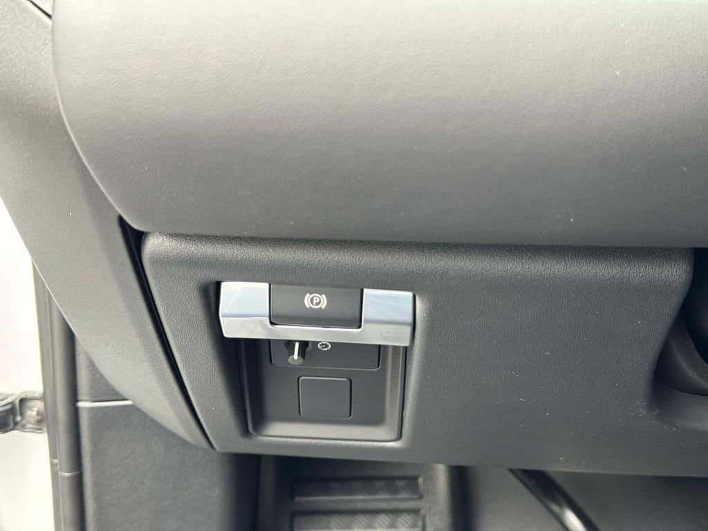 2026 Land Rover Defender - Image 29