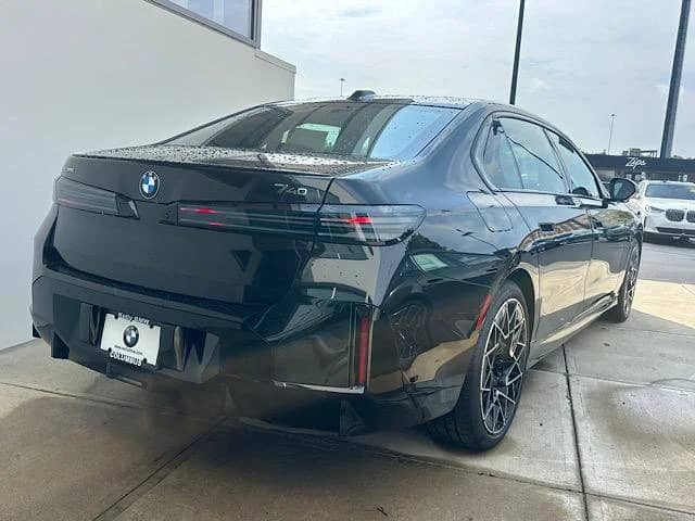 2027 BMW 7 Series - Image 3
