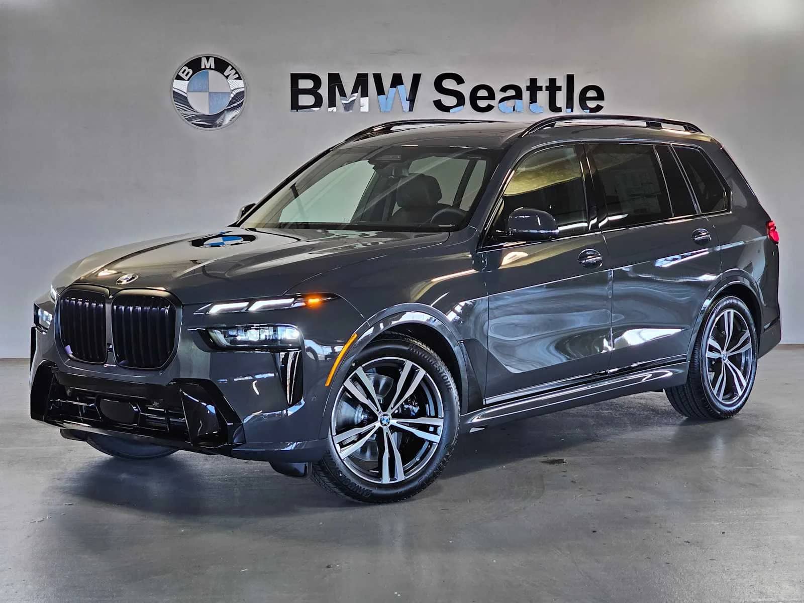 2027 BMW X7 - Image 1