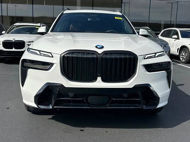 2027 BMW X7 - Image 2