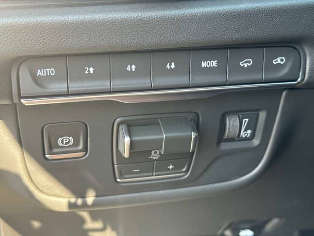 2026 Cadillac Escalade - Image 33