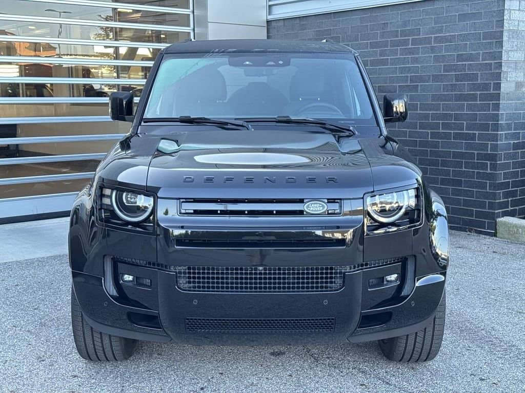 2026 Land Rover Defender - Image 2