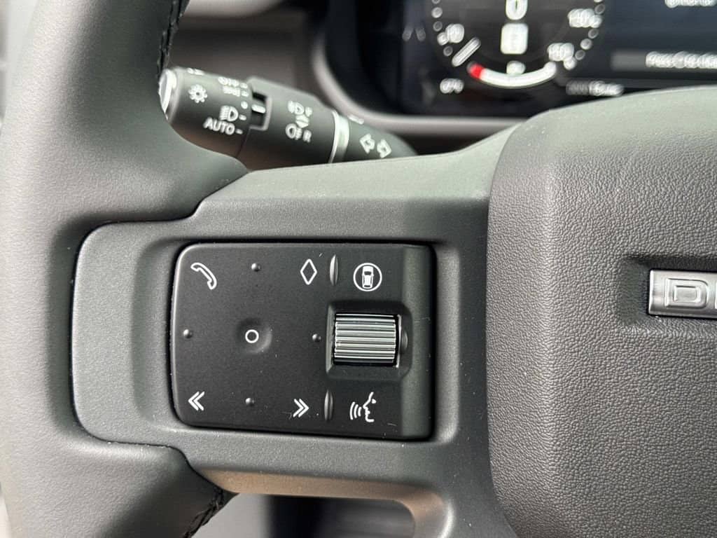 2026 Land Rover Defender - Image 33