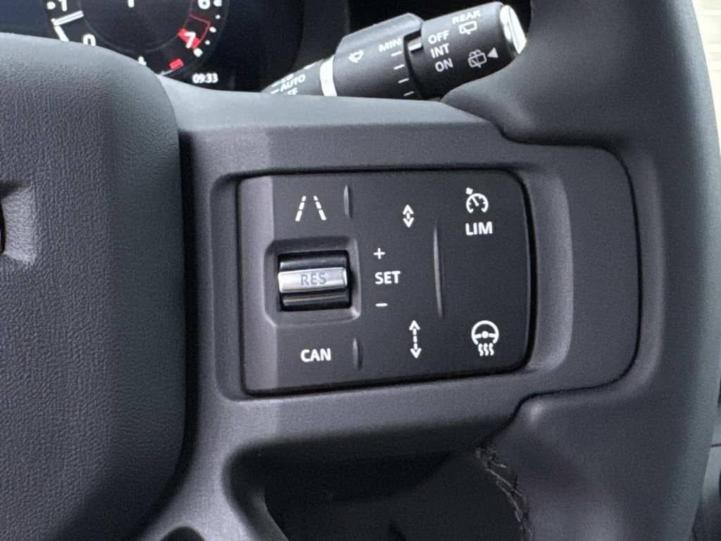 2026 Land Rover Defender - Image 30