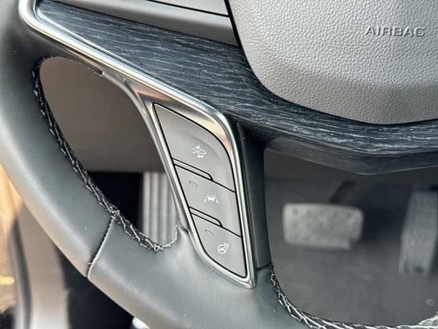 2026 Cadillac XT5 - Image 29