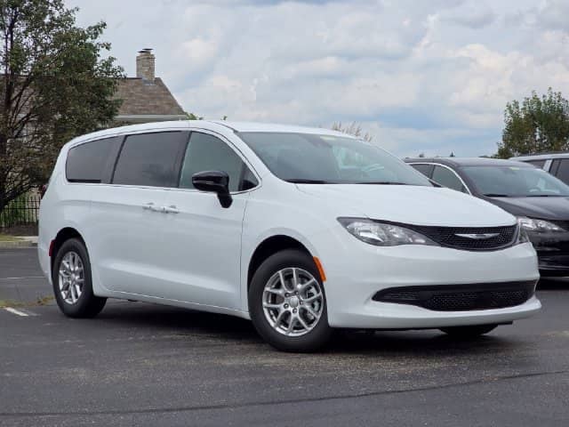 2027 Chrysler Voyager - Image 2